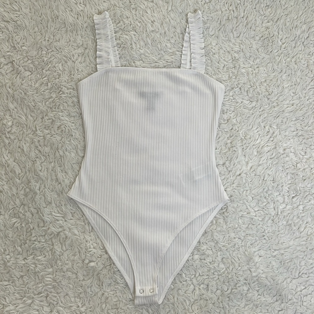 Forever 21 Bodysuit White Ruffle Size Medium Tank Top